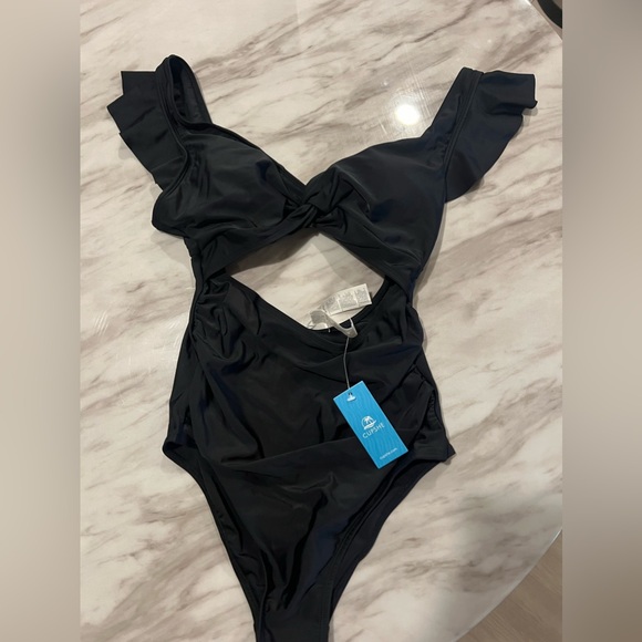 ! Brand new with Tags. Cupshe one piece. Super cute and slimming!!💗💗 - Picture 1 of 4